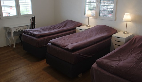Room, Lake View