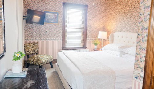 Standard Double Room, Ensuite, Garden View (Room 1)