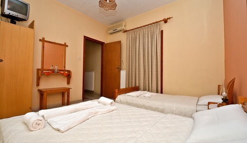 Family Apartment, 2 Bedrooms, Partial Sea View