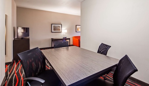 Suite, 1 King Bed with Sofa bed, Non Smoking, Refrigerator & Microwave (with Sofabed)