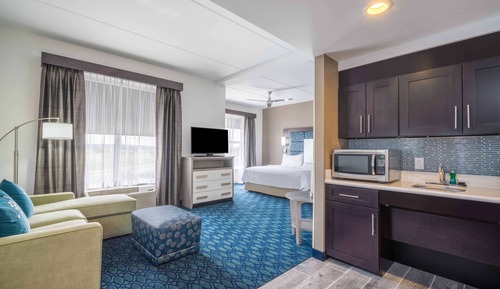 Suite, 2 Queen Beds, Accessible, Bathtub