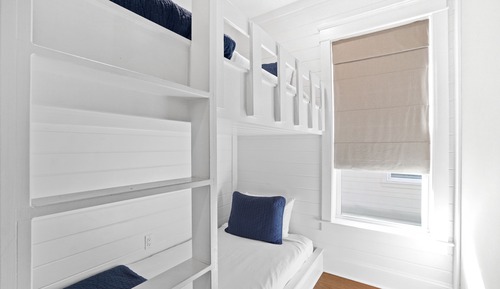 House, 3 Bedrooms (Blue Whale Bungalow)