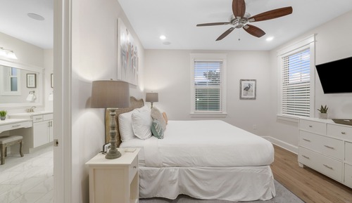 House, 4 Bedrooms (Allen Beach Cottage)