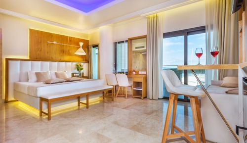 Suite, Sea View