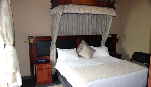 Honeymoon Suite