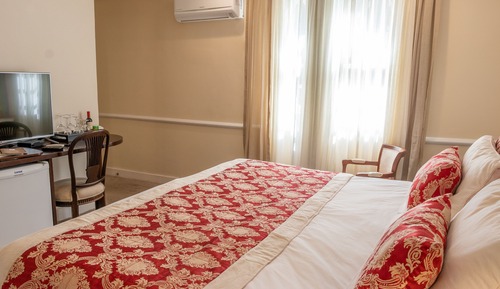 Suite (Master 2)
