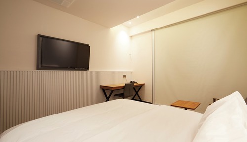 Deluxe Double Room (Over 36 month old surcharge 20000 KRW, Breakfast Included )