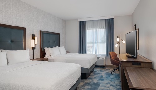Room, 2 Queen Beds, Accessible, Bathtub