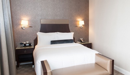 Deluxe Room, 1 Queen Bed