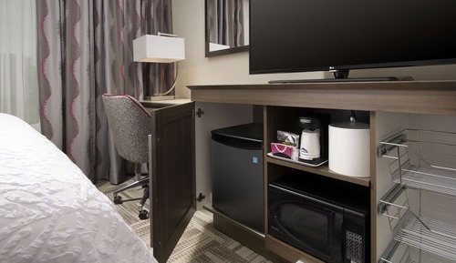 Room, 1 King Bed, Non Smoking, Refrigerator & Microwave