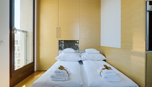 Deluxe Studio, Air conditioning
