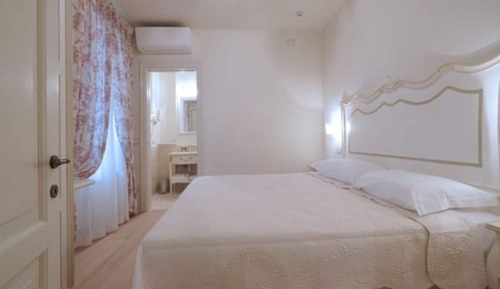 Standard Studio, Private Bathroom