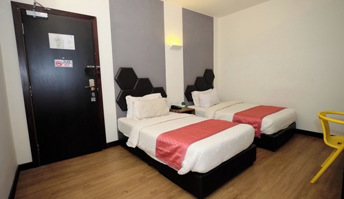 Urban Windown Room