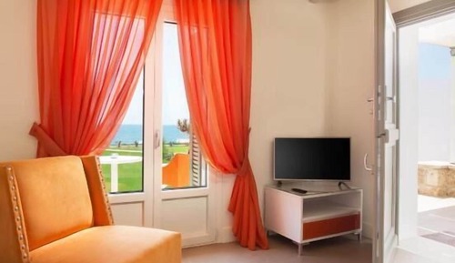 Premium Residence Sea View & Private Garden