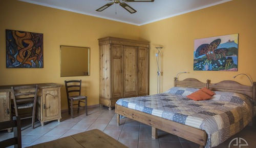 Suite, Lake View