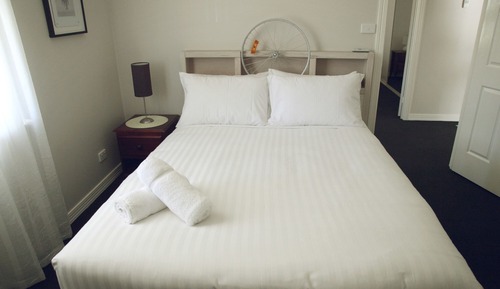 Standard Room, Shared Bathroom (Room 2)