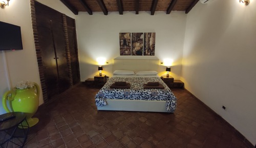 Superior Room (fireplace)