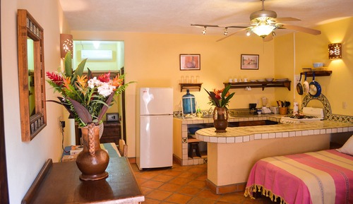 Studio Suite, Courtyard View, Ground Floor (Hibiscus)