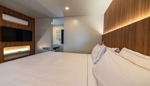 Deluxe Mobile Home, 2 Bedrooms, Terrace, Beachfront