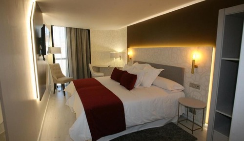 Deluxe Double or Twin Room, River View