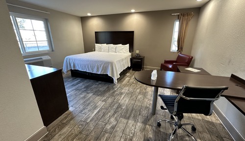 Superior Room, 1 King Bed (Smoke Free)