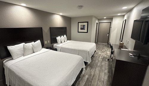 Deluxe Room, 2 Queen Beds (Smoke Free)