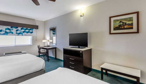 Standard Room, 2 Queen Beds, Accessible, Bathtub
