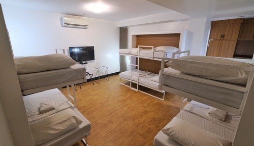 Family Room for 6