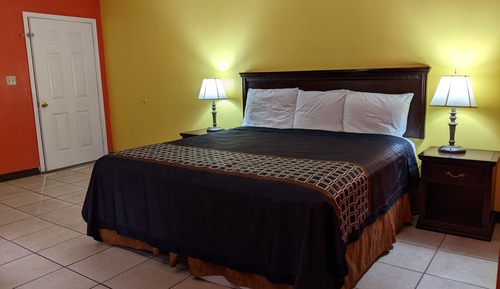 Standard Room, 1 King Bed, Non Smoking
