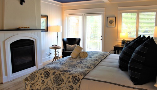 Luxury Room, 1 King Bed, Patio, Garden View