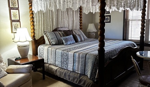 Honeymoon Suite, Ensuite (Suite #21 - Adult Only (No Pets)