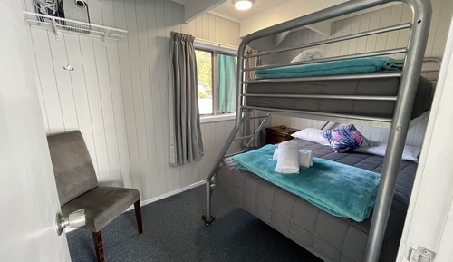 Family Cabin, Shared Bathroom