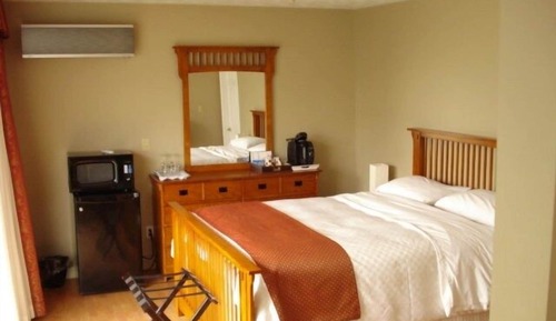 Atrium Suite, 1 Queen Bed and 1 Sofa Bed, Jetted Tub