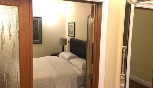 Yellow Rose Suite, 2 King Beds, 2 Bathrooms, Fireplace, Kitchenette