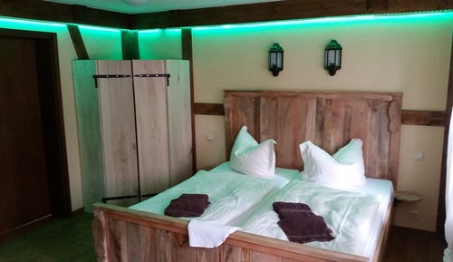 Basic Double Room, 1 Queen Bed
