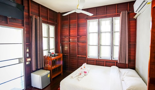 Standard Bungalow, 1 King Bed, Garden View