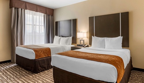 Deluxe Suite, 2 Queen Beds, Non Smoking