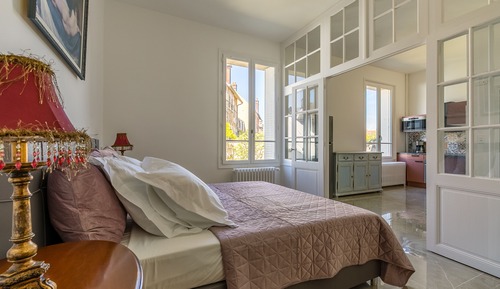 Deluxe Double Room, 1 King Bed, Non Smoking (Vélasquez)