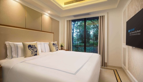 Family Suite, 1 King Bed, Garden View