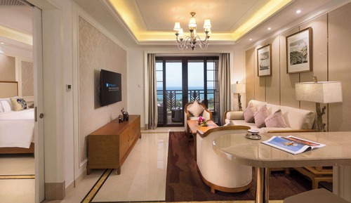 Suite, 1 King Bed, Ocean View, Poolside