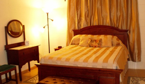 Design Room, 1 Queen Bed