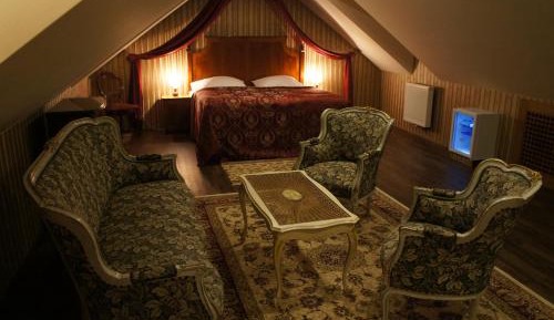 Historical Suite with Chateau View