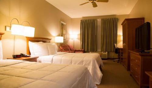 Queen Suite with Two Queen Beds