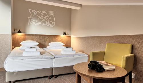 Classic Double or Twin Room with City View