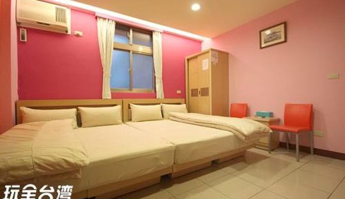 Quadruple Room with Private Bathroom