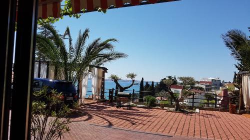 Studio Apartment with Sea View