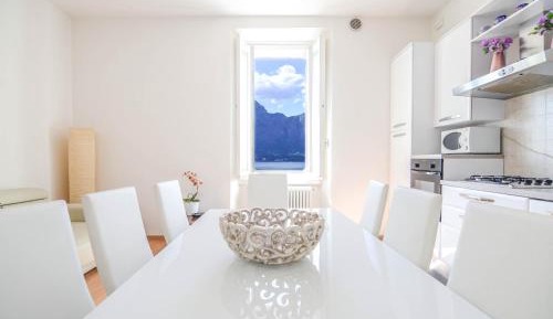  Deluxe Two-Bedroom Apartment with Lake View - Salita Genazzini, 4