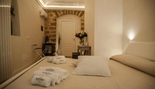 Suite with Garden View