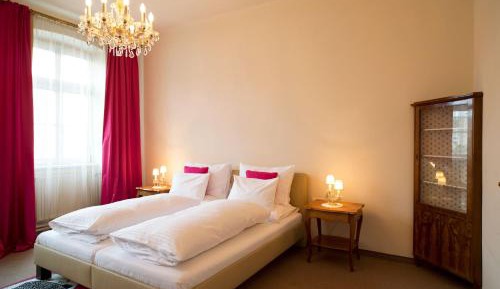Double Room with Shared Toilet