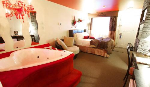 Honeymoon Suite